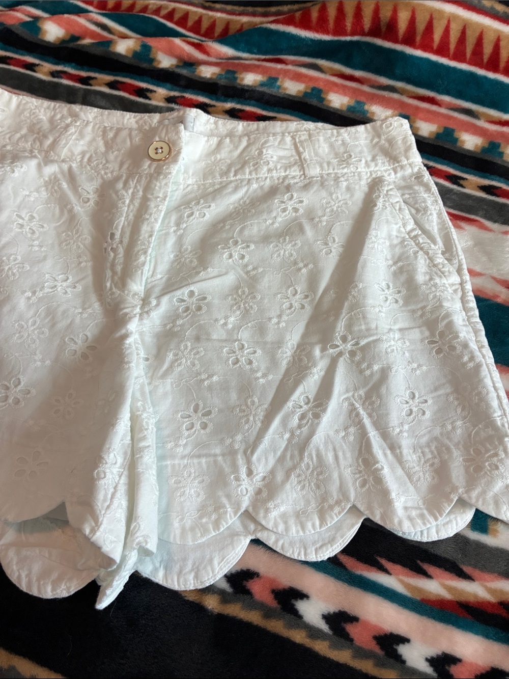 Crown & Ivy Shelby White Shorts